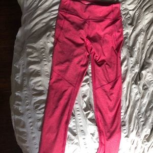 NWOT Outdoor Voices 3/4 warmup leggings in pink!